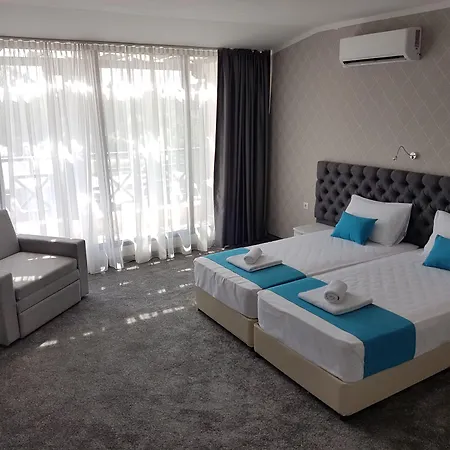 Oasis Del Sol - Front 洛泽内茨