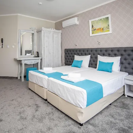 Oasis Del Sol - Front 洛泽内茨