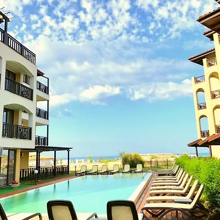 Oasis Del Sol - Front 3*