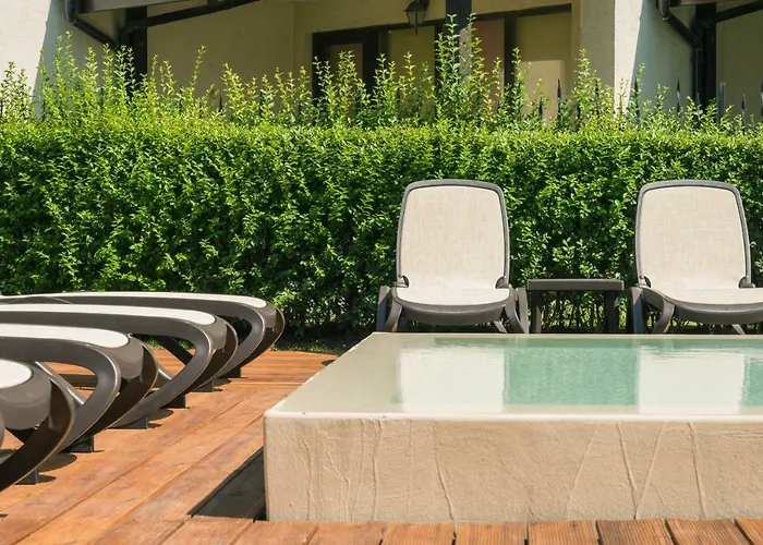 Oasis Del Sol - Front 로제넷츠